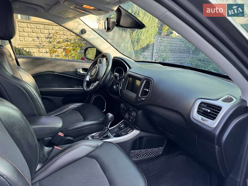 Внедорожник / Кроссовер Jeep Compass 2017 в Терновке
