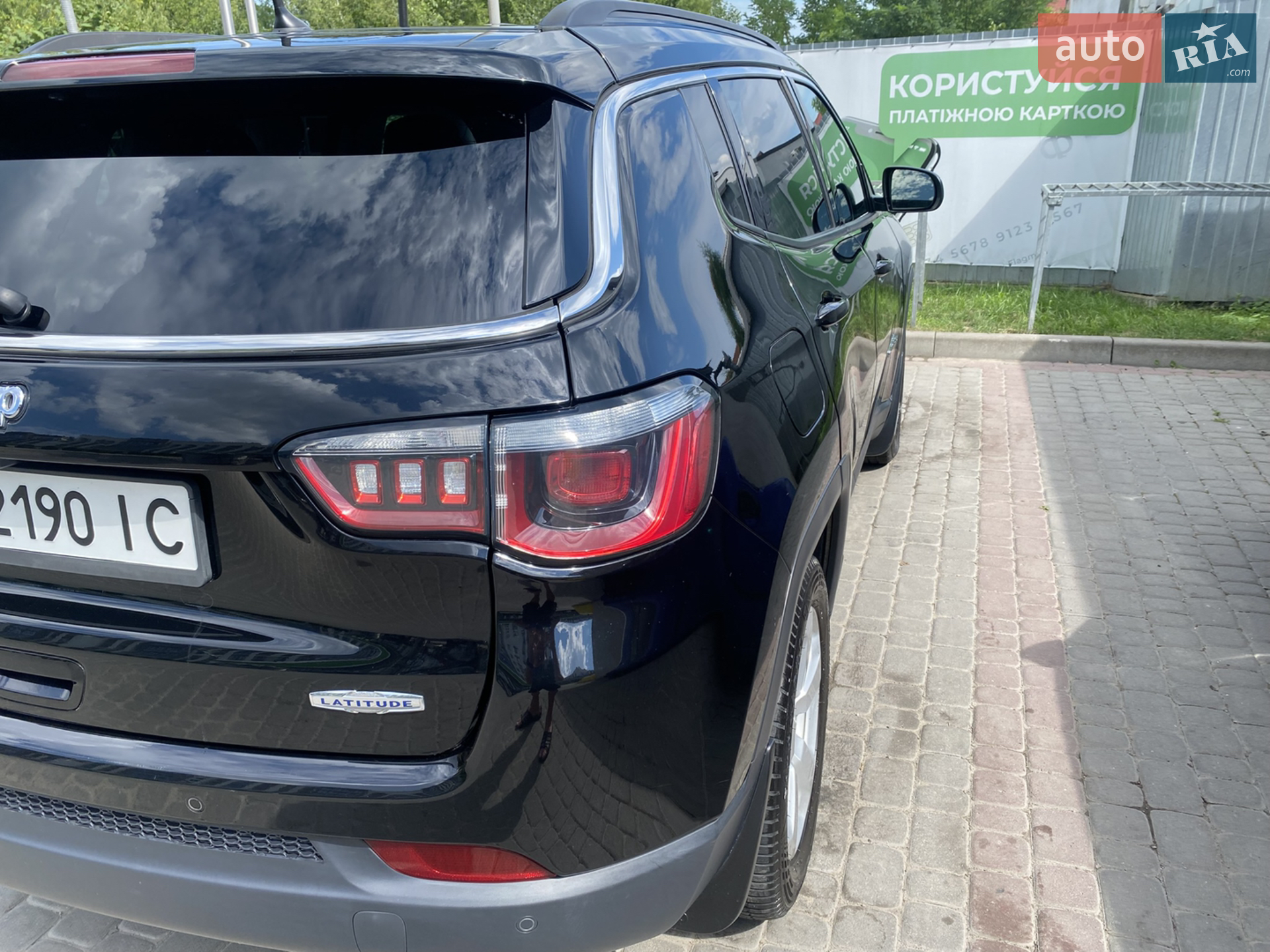 2017 Jeep Compass - мініатюра 12