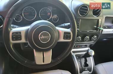 Внедорожник / Кроссовер Jeep Compass 2013 в 