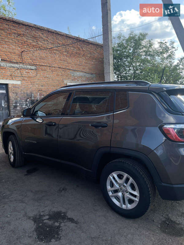 Внедорожник / Кроссовер Jeep Compass 2018 в Ромнах фото 4 Внедорожник / Кроссовер Jeep Compass 2018 в Ромнах