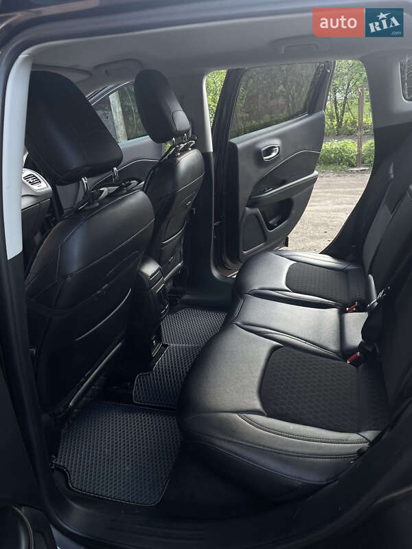Внедорожник / Кроссовер Jeep Compass 2018 в Ромнах фото 9 Внедорожник / Кроссовер Jeep Compass 2018 в Ромнах