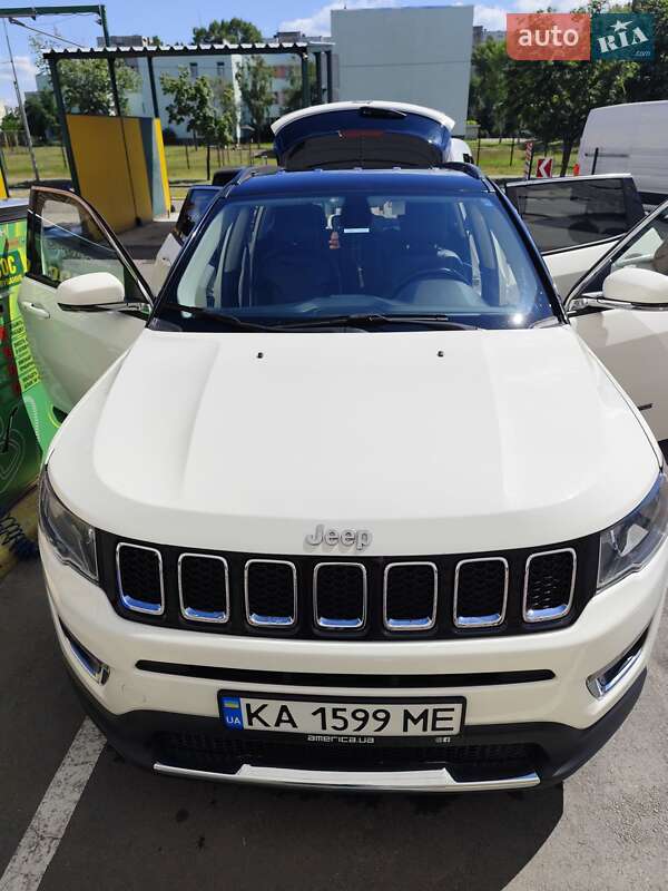 Внедорожник / Кроссовер Jeep Compass 2020 в Киеве