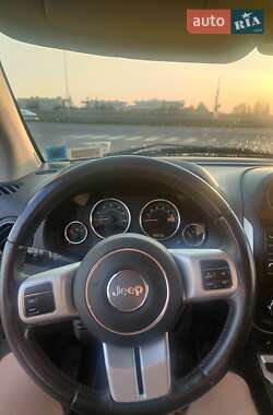Внедорожник / Кроссовер Jeep Compass 2015 в 