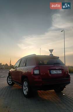 Внедорожник / Кроссовер Jeep Compass 2015 в 