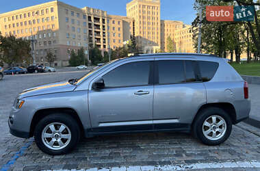 Внедорожник / Кроссовер Jeep Compass 2015 в 