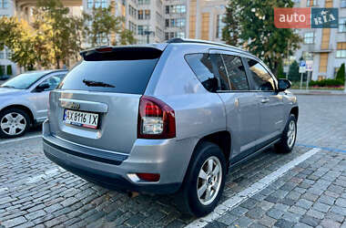 Внедорожник / Кроссовер Jeep Compass 2015 в 