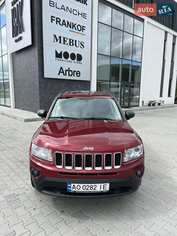 Внедорожник / Кроссовер Jeep Compass 2012 в Хусте