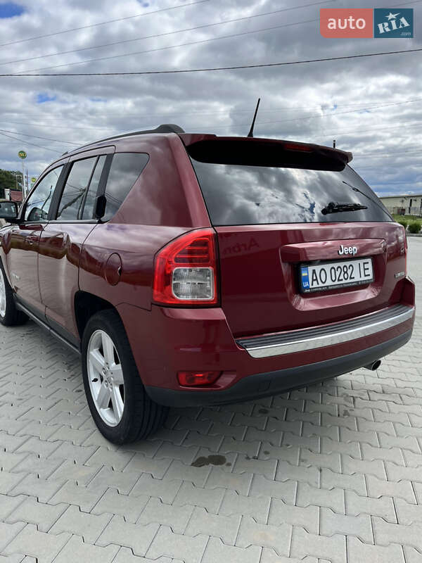 Внедорожник / Кроссовер Jeep Compass 2012 в Хусте