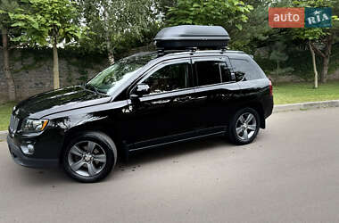Внедорожник / Кроссовер Jeep Compass 2015 в 