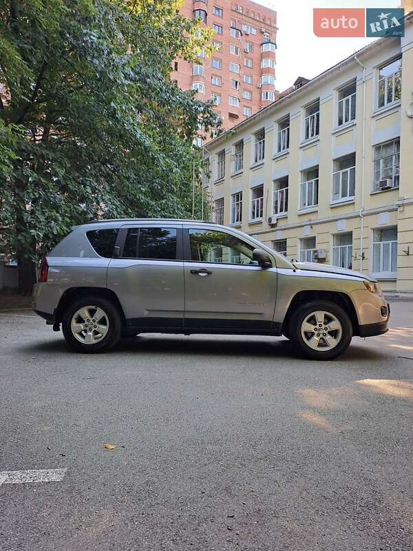 Внедорожник / Кроссовер Jeep Compass 2015 в Киеве