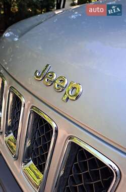 Внедорожник / Кроссовер Jeep Compass 2015 в 