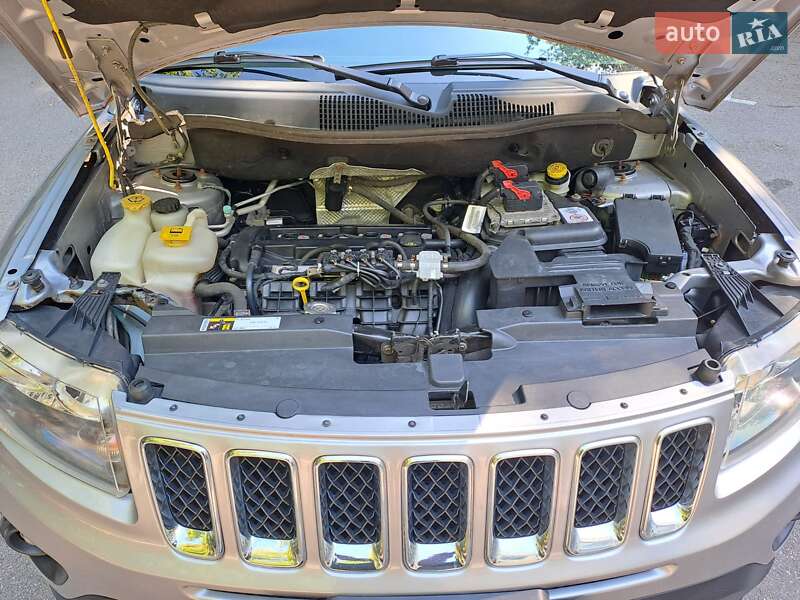 Внедорожник / Кроссовер Jeep Compass 2015 в Киеве