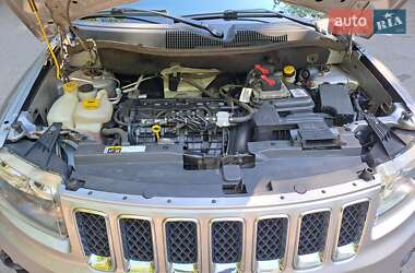 Внедорожник / Кроссовер Jeep Compass 2015 в 