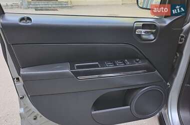 Внедорожник / Кроссовер Jeep Compass 2015 в 