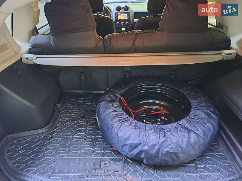 Внедорожник / Кроссовер Jeep Compass 2015 в Киеве