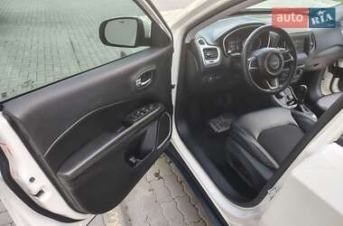 Внедорожник / Кроссовер Jeep Compass 2018 в 