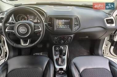 Внедорожник / Кроссовер Jeep Compass 2018 в 
