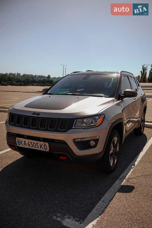Внедорожник / Кроссовер Jeep Compass 2017 в 