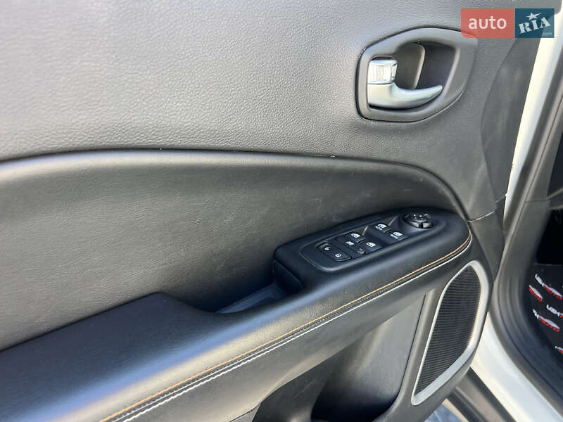 Внедорожник / Кроссовер Jeep Compass 2017 в Ужгороде
