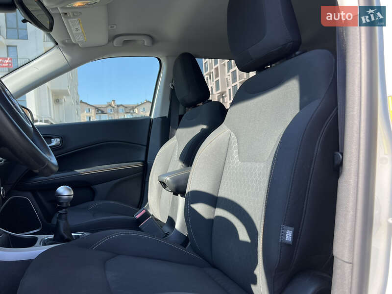 Внедорожник / Кроссовер Jeep Compass 2017 в Ужгороде