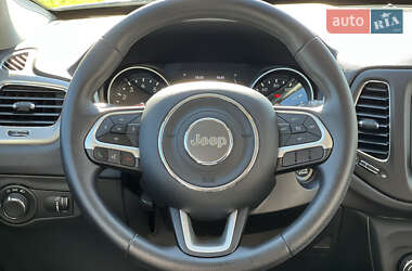 Внедорожник / Кроссовер Jeep Compass 2017 в 