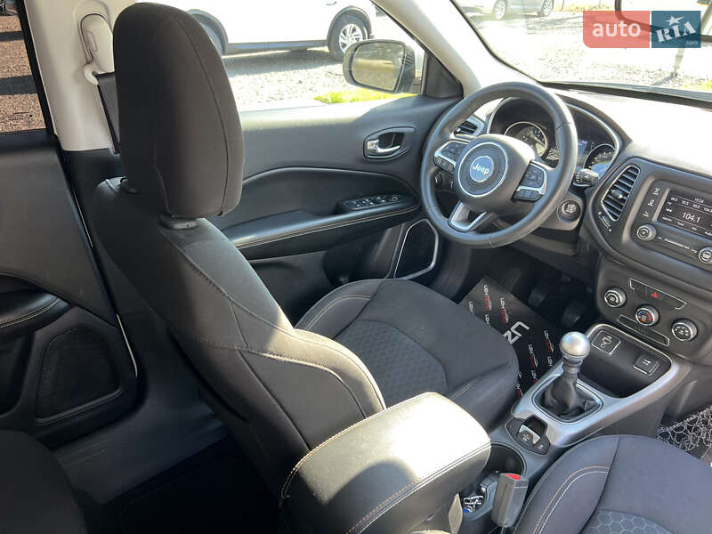 Внедорожник / Кроссовер Jeep Compass 2017 в Ужгороде