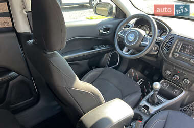 Внедорожник / Кроссовер Jeep Compass 2017 в 