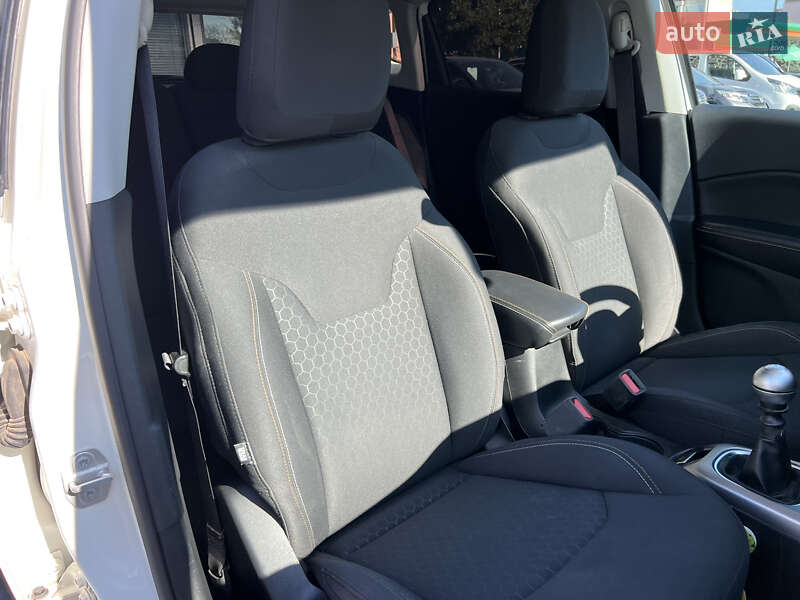 Внедорожник / Кроссовер Jeep Compass 2017 в Ужгороде