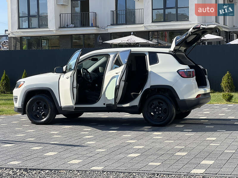 Внедорожник / Кроссовер Jeep Compass 2017 в Ужгороде