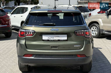 Внедорожник / Кроссовер Jeep Compass 2018 в 