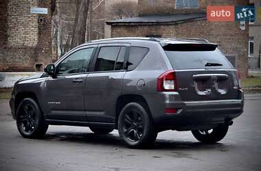 Внедорожник / Кроссовер Jeep Compass 2015 в 