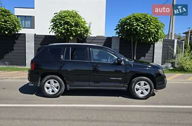 Внедорожник / Кроссовер Jeep Compass 2015 в 