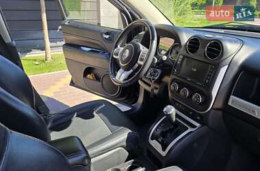 Внедорожник / Кроссовер Jeep Compass 2015 в 