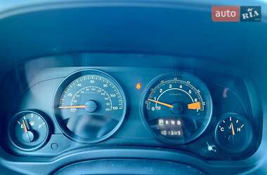 Внедорожник / Кроссовер Jeep Compass 2014 в 