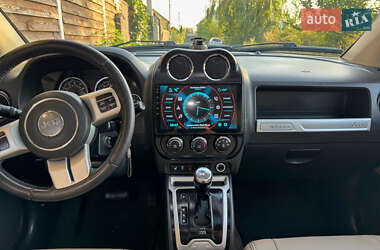 Внедорожник / Кроссовер Jeep Compass 2016 в 