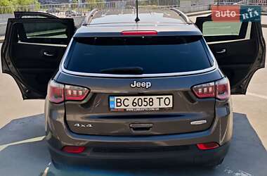Внедорожник / Кроссовер Jeep Compass 2018 в 