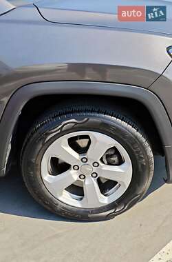 Внедорожник / Кроссовер Jeep Compass 2018 в 