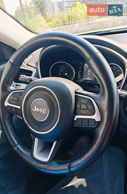Внедорожник / Кроссовер Jeep Compass 2018 в 