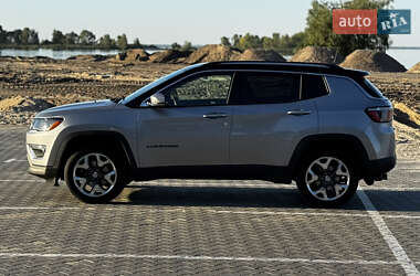 Внедорожник / Кроссовер Jeep Compass 2018 в 