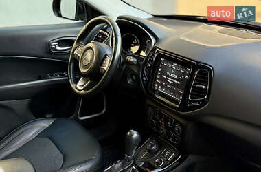 Внедорожник / Кроссовер Jeep Compass 2019 в 