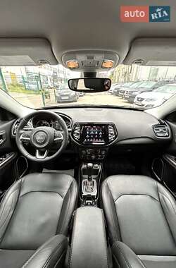 Внедорожник / Кроссовер Jeep Compass 2017 в 