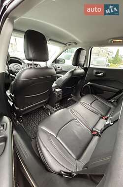 Внедорожник / Кроссовер Jeep Compass 2017 в 