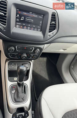 Внедорожник / Кроссовер Jeep Compass 2021 в 
