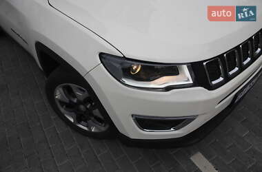 Внедорожник / Кроссовер Jeep Compass 2017 в 