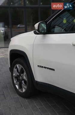 Внедорожник / Кроссовер Jeep Compass 2017 в 