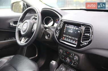 Внедорожник / Кроссовер Jeep Compass 2017 в 