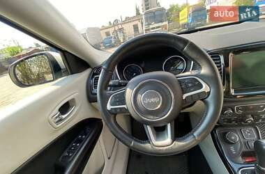 Внедорожник / Кроссовер Jeep Compass 2018 в 