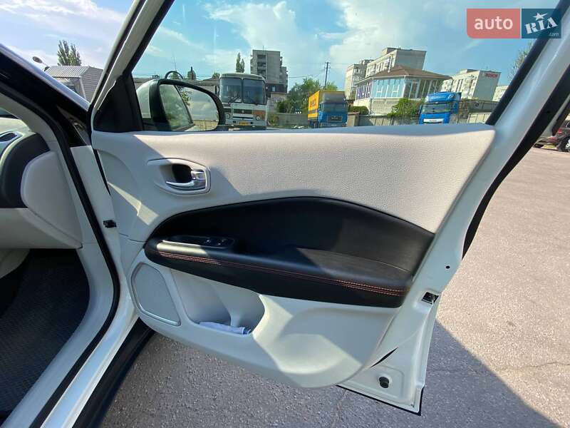 Внедорожник / Кроссовер Jeep Compass 2018 в Кременчуге фото 11 Внедорожник / Кроссовер Jeep Compass 2018 в Кременчуге