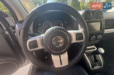 Внедорожник / Кроссовер Jeep Compass 2014 в 