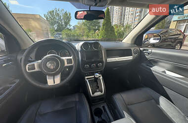 Внедорожник / Кроссовер Jeep Compass 2014 в 